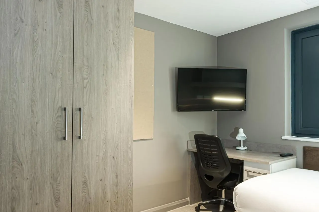 For Students Only Collegiate Eclipse Cardiff Apartment 0*,