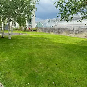 Modern Centre - Prime Location Apartment