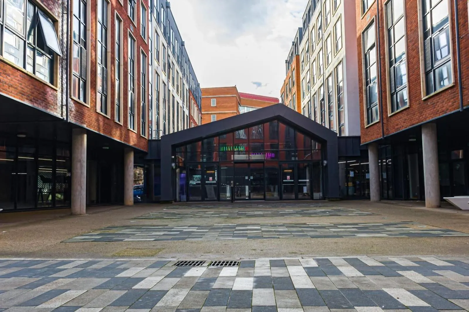 For Students Only Collegiate Eclipse Cardiff Apartment 0*,  United Kingdom